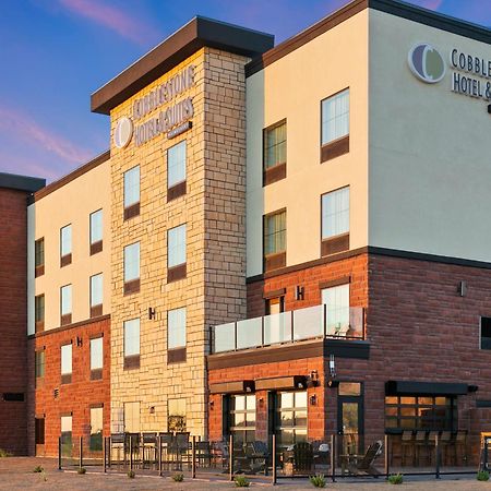 Cobblestone Hotel & Suites - Уикенберг Экстерьер фото