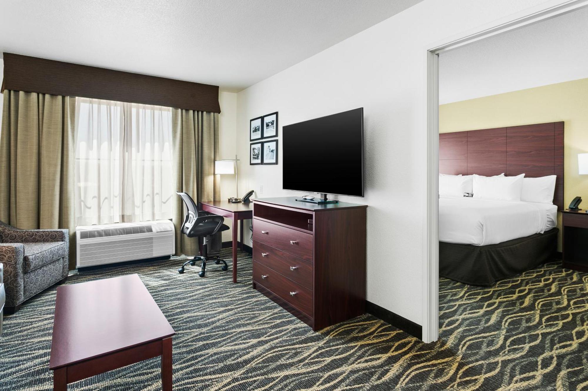 Cobblestone Hotel & Suites - Уикенберг Экстерьер фото