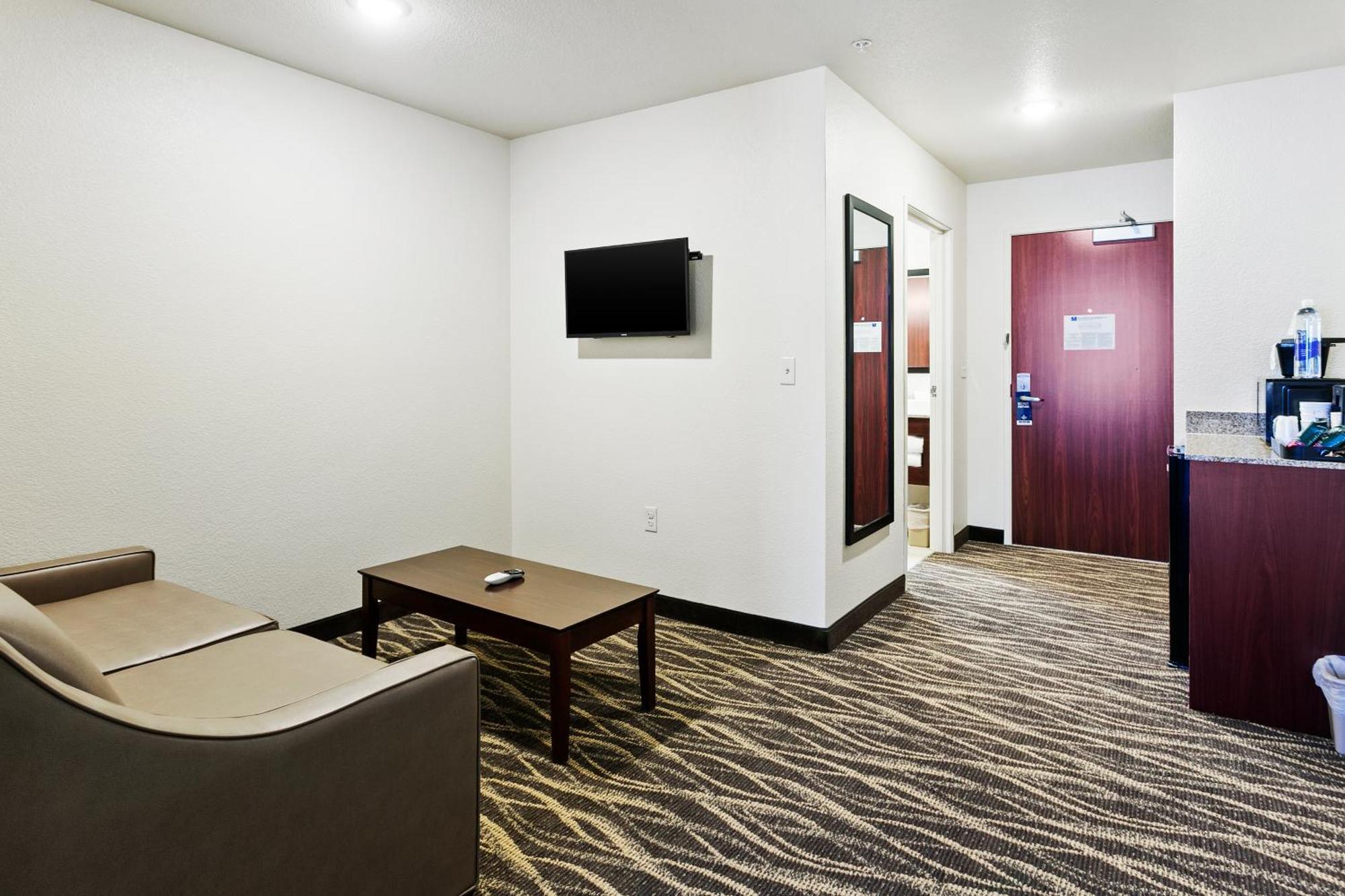 Cobblestone Hotel & Suites - Уикенберг Экстерьер фото