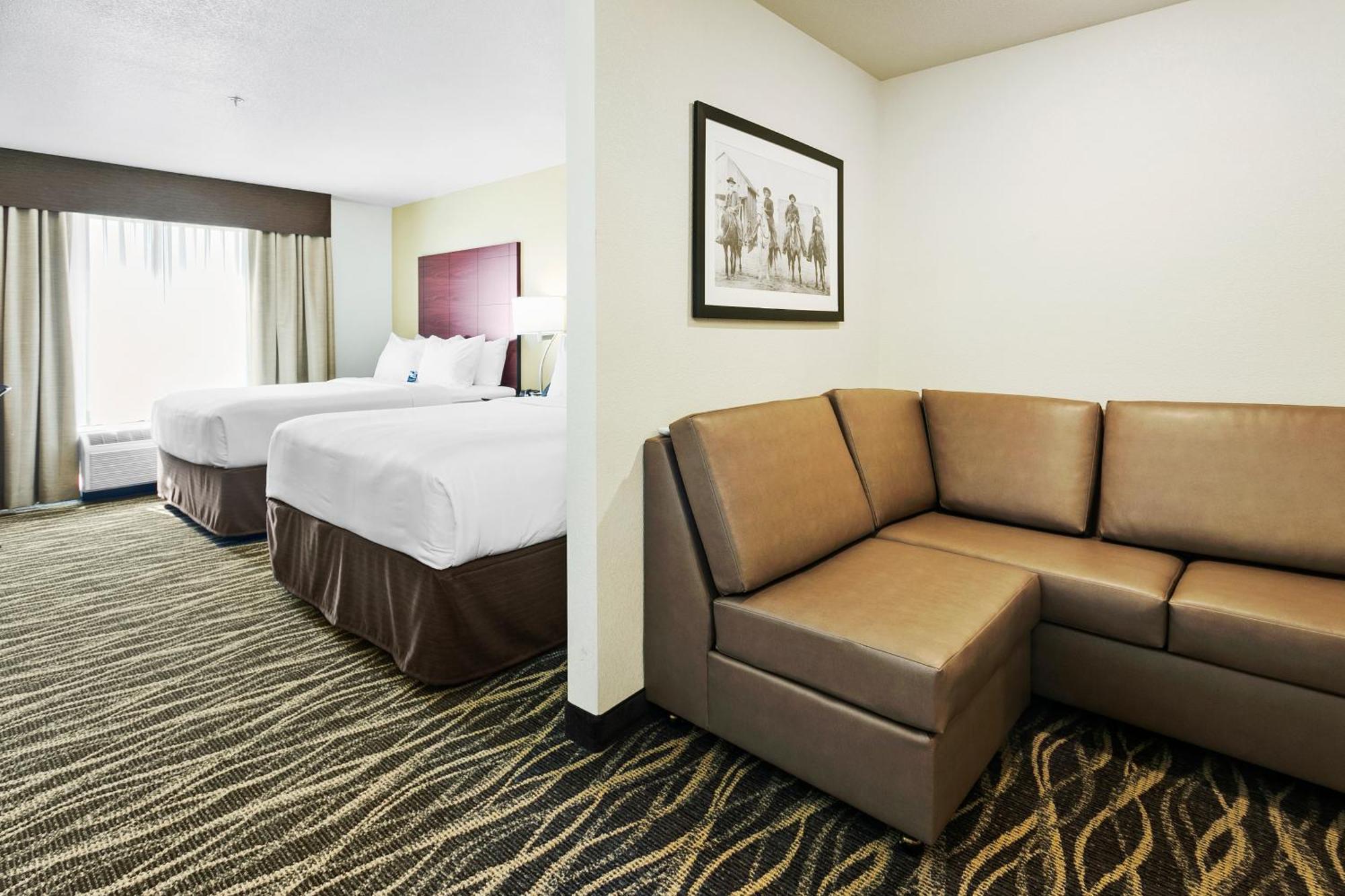 Cobblestone Hotel & Suites - Уикенберг Экстерьер фото